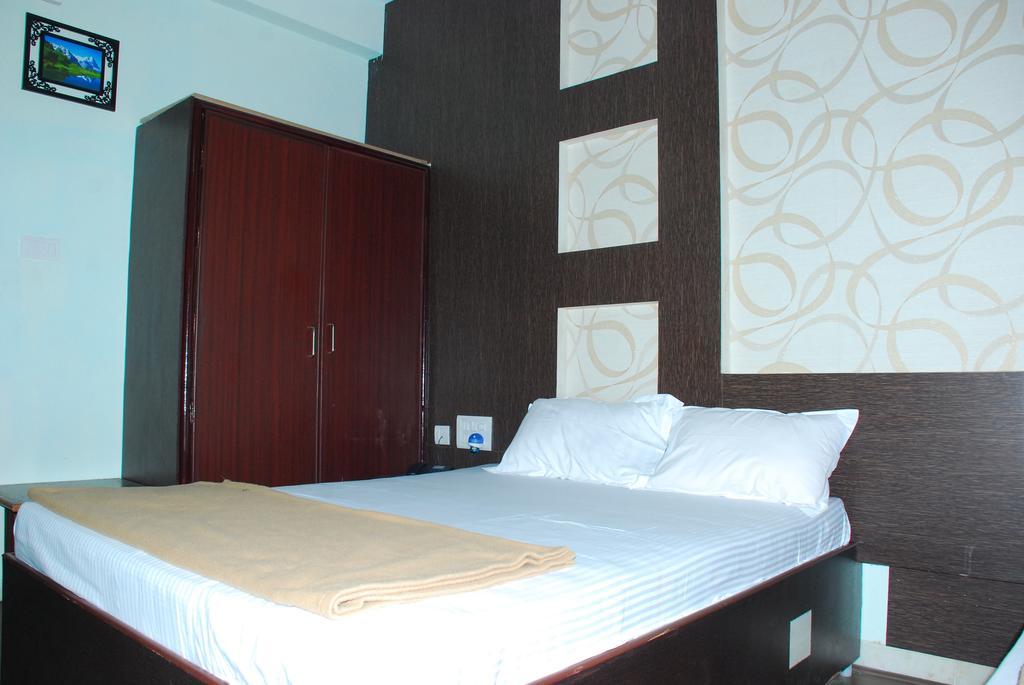 Jayalakshmi Residency Hotel Tirupati Room photo