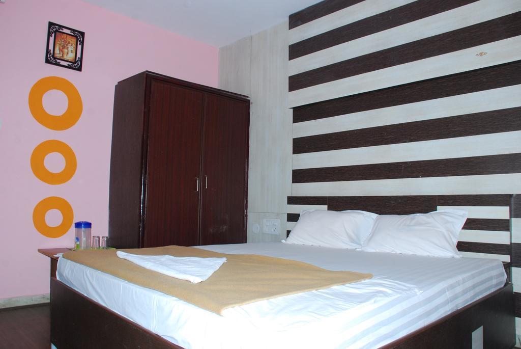 Jayalakshmi Residency Hotel Tirupati Room photo