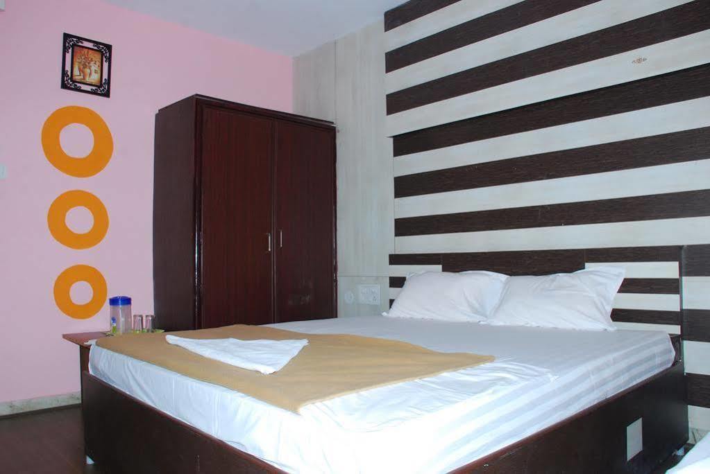 Jayalakshmi Residency Hotel Tirupati Exterior photo